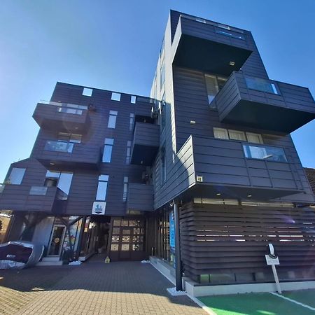 Apartments Steel Residence- Tesla Drive Experience Тимишоара Екстериор снимка
