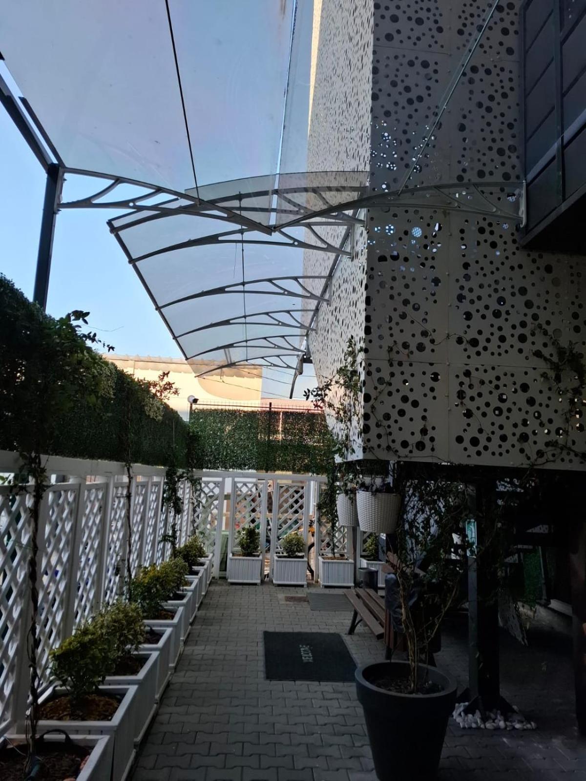 Apartments Steel Residence- Tesla Drive Experience Тимишоара Екстериор снимка