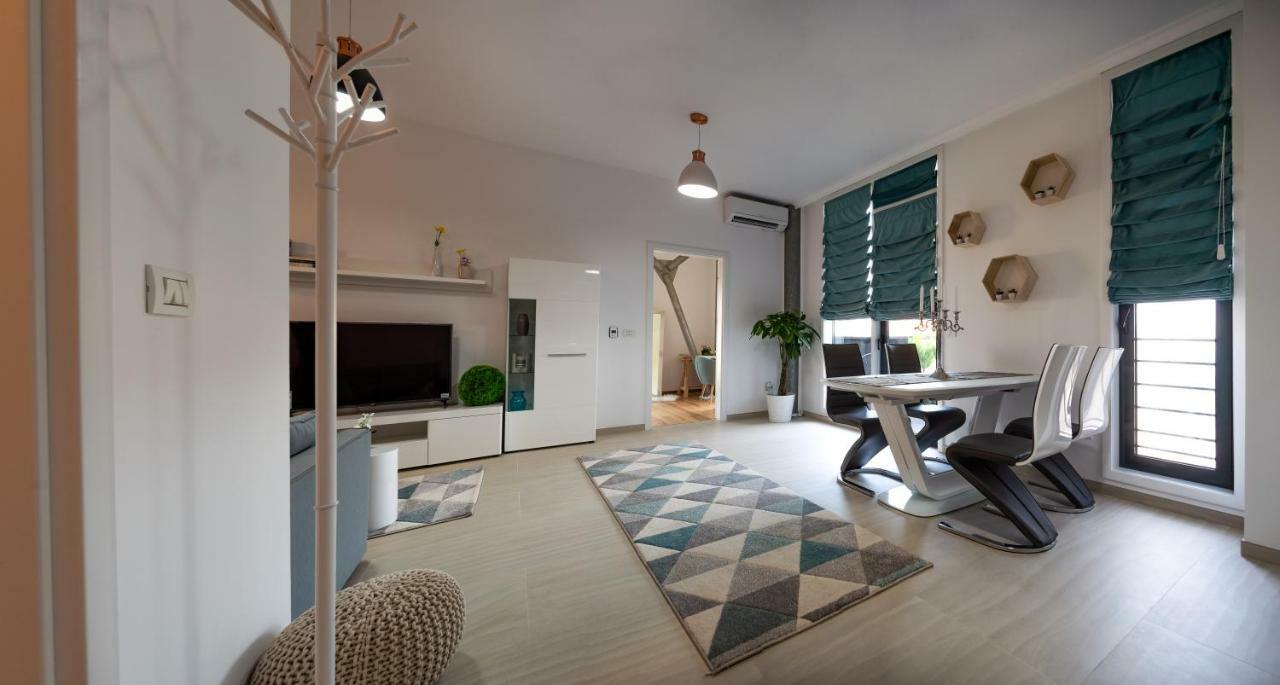 Apartments Steel Residence- Tesla Drive Experience Тимишоара Екстериор снимка